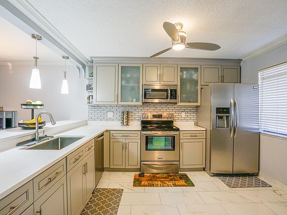 4th image of 8010 Hampton Boulevard #206