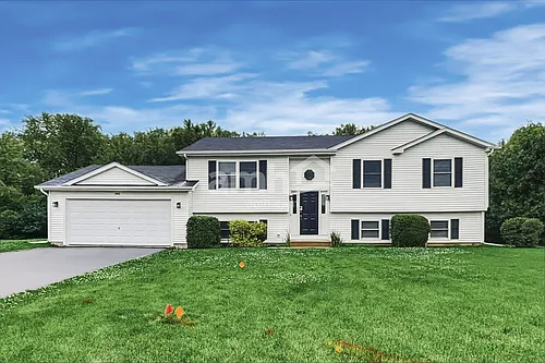 5925 Bluegrass Trl Photo 1