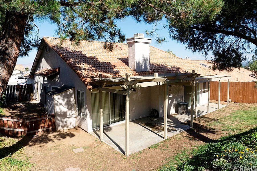 1st image of 4299 Estrada Dr