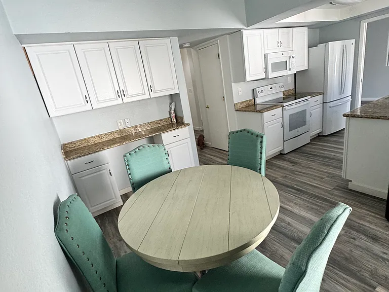 Wagon Wheel Cir — Photo 2
