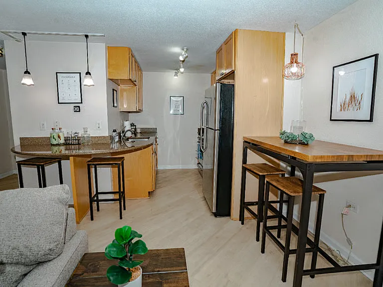 1150 Vine St #203 — Photo 5