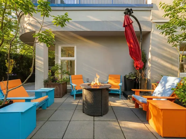 1924 Comox St #102, Vancouver, BC V6G 1R4