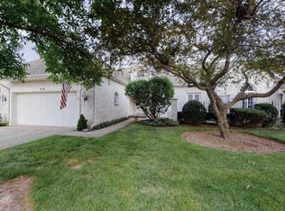 39 Hillcrest Dr, Sugar Grove, IL