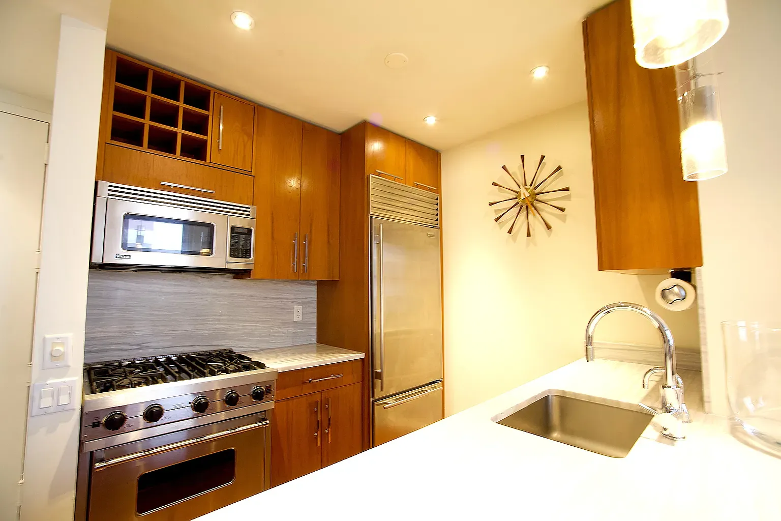 88 Greenwich Street — Photo 4