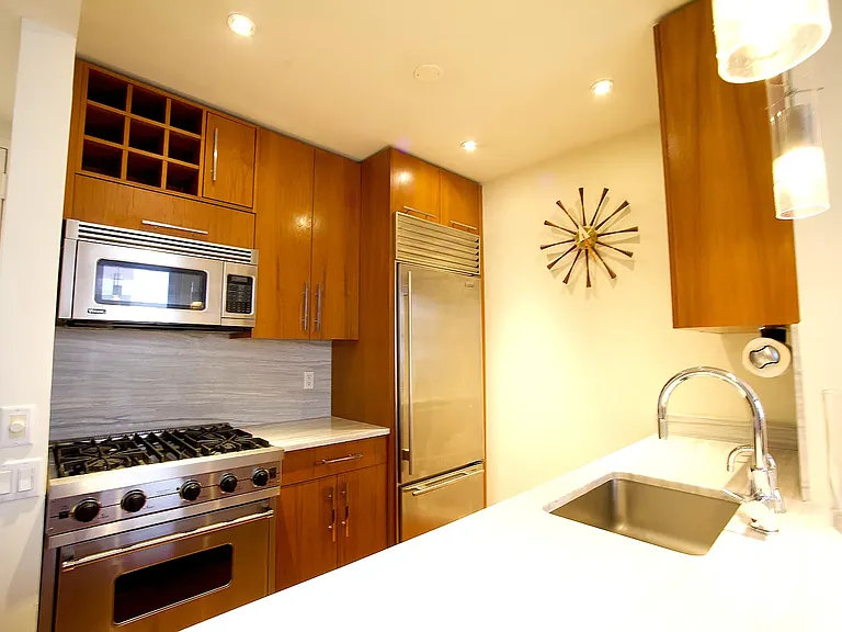 88 Greenwich St #1016 — Photo 4