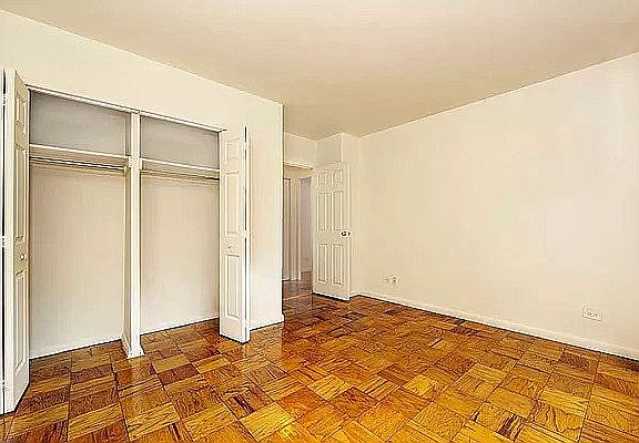 4th image of 300 W 55th St APT 8Y