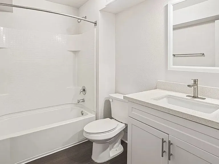 La Regencia Apartments — Photo 41