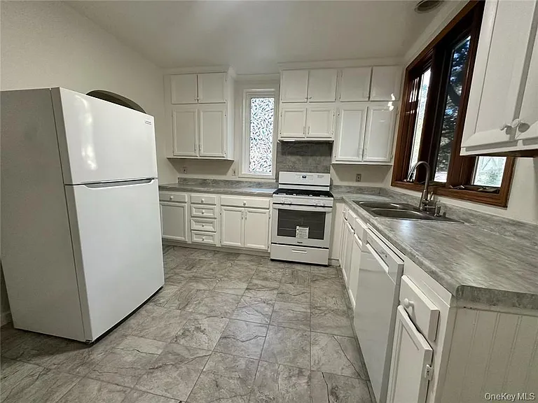 118 W Main St #1 — Photo 14