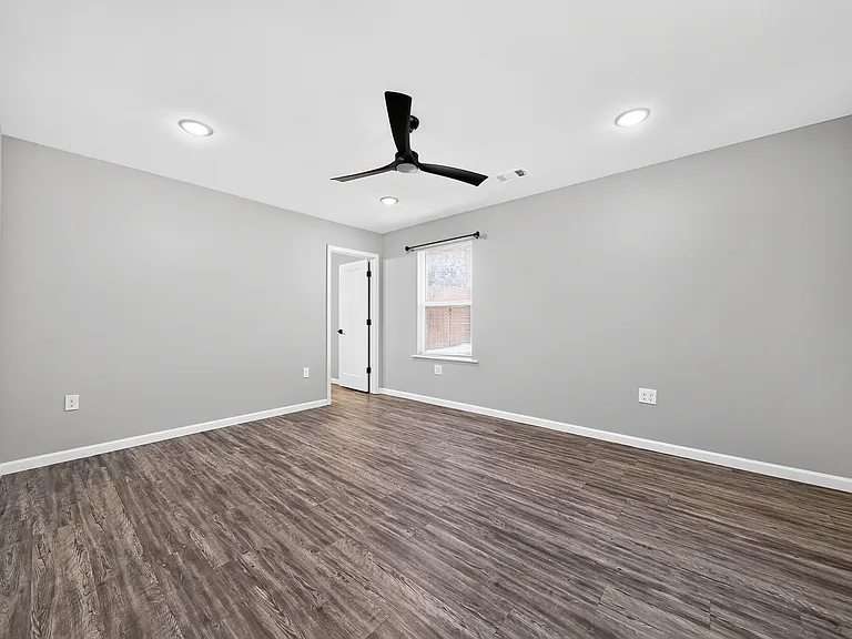 213 Rie Ct — Photo 13