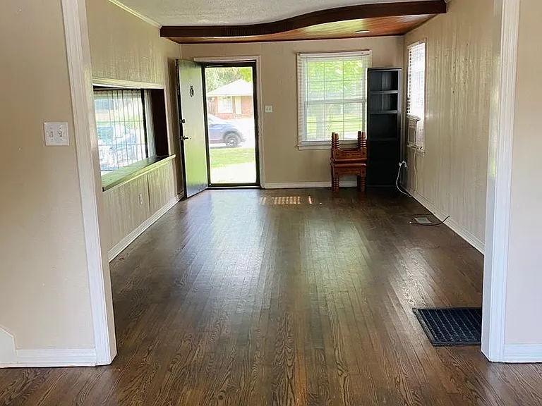 1127 W Wilshire Blvd — Photo 4