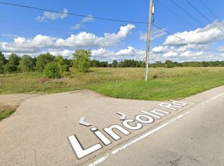 1718 W Lincoln Rd, McHenry, IL 60051