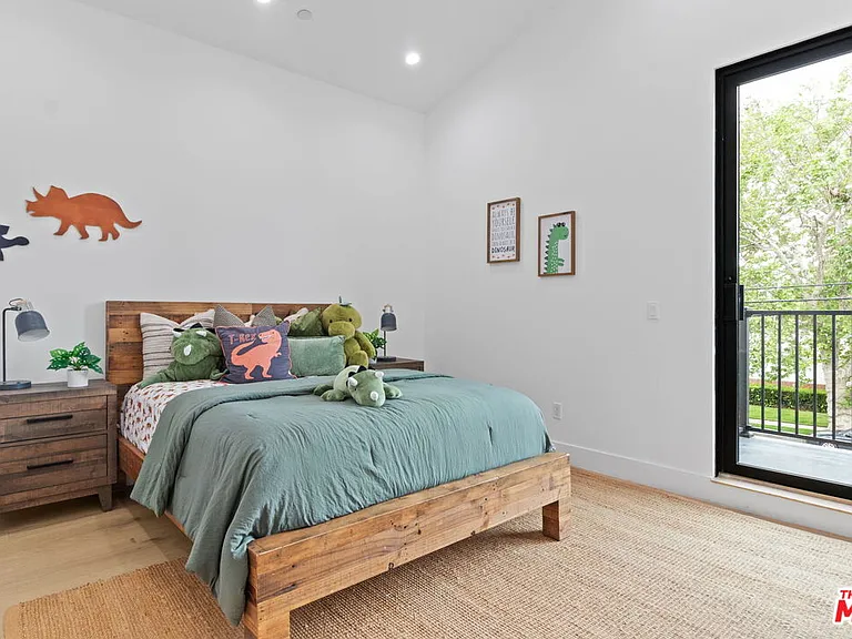 4535 Haskell Ave — Photo 34