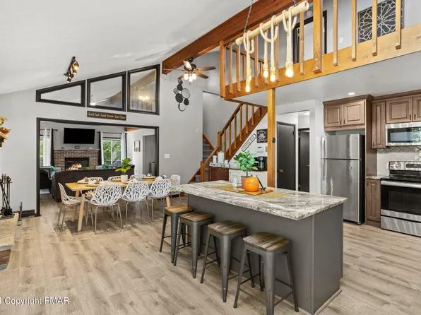 2133 Wild Laurel Dr, Long Pond, PA 18334