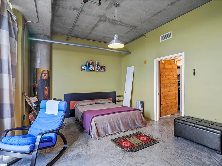 1001 Belleview St #308 — Photo 6