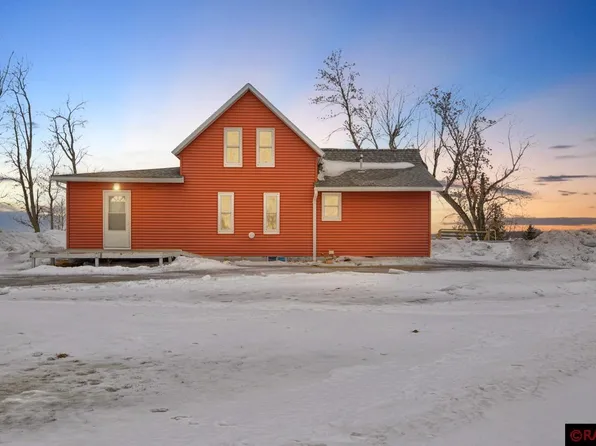 61712 121st St, Minnesota Lake, MN 56068