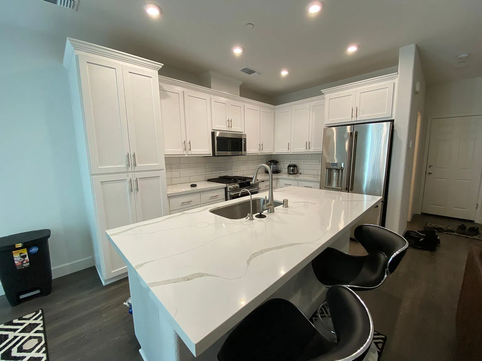 3 bed, 2.5 bath, 1546 sqft, $3,300 — Photo 4