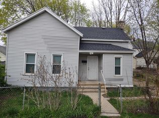 858 3rd St NW, Grand Rapids, MI 49504