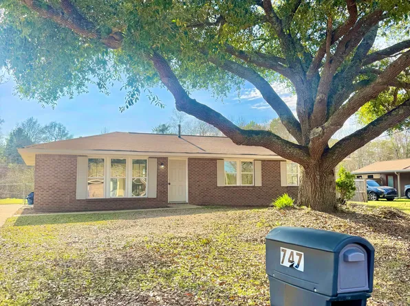 747 Pine Leaf St, Wetumpka, AL 36092