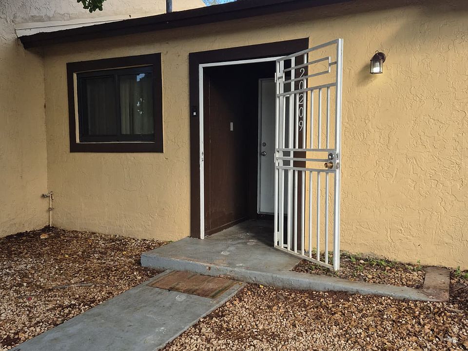 1st image of 20209 NW 28th Ct