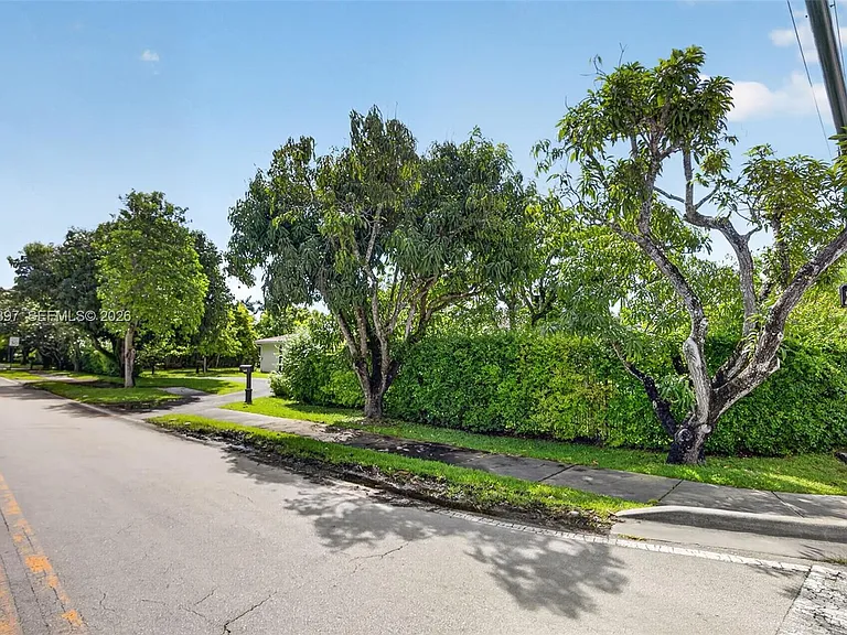7690 SW 128th St — Photo 49