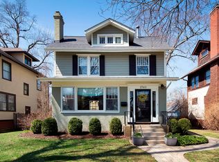 2740 Asbury Ave, Evanston, IL 60201