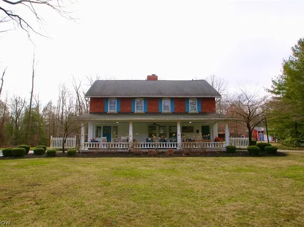 37082 Beech Hills Dr, Willoughby Hills, OH 44094