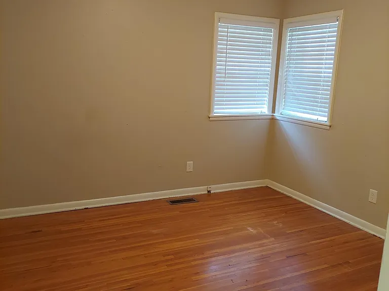 231 E Fort Worth St — Photo 22