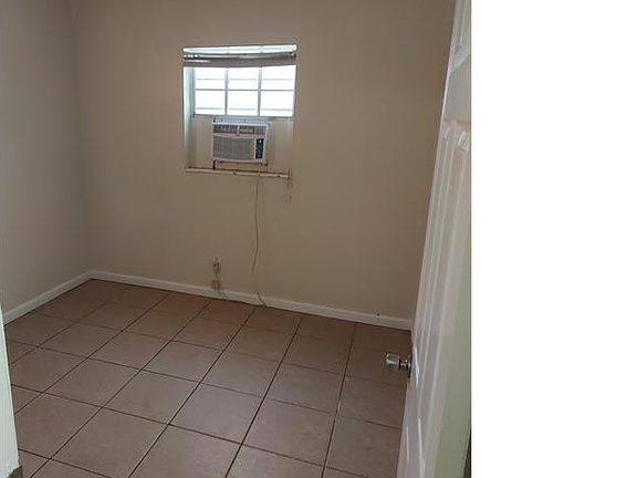 2nd image of 1980 Lincoln Ave #1
