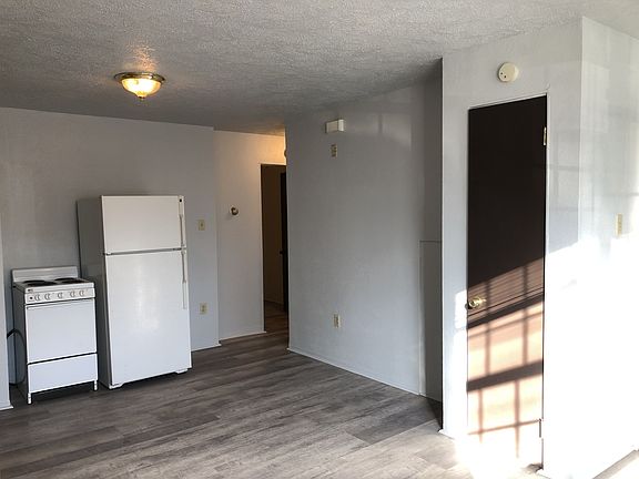 5th image of 704 Brinton Ave APT G