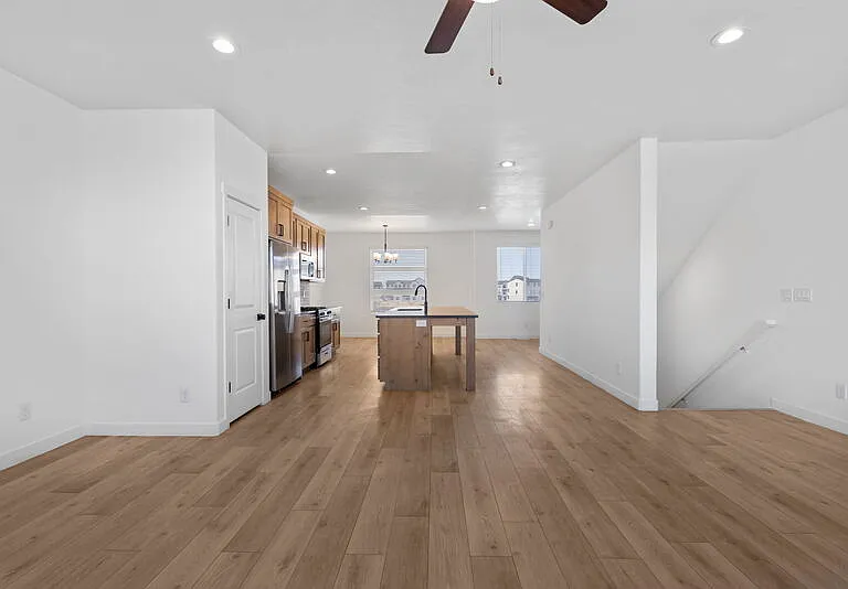 868 W 480 S #MAIN FLOOR MASTER — Photo 23