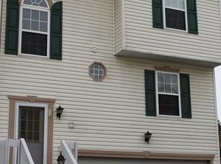 111 Scenic Hill Dr, Carnegie, PA 15106