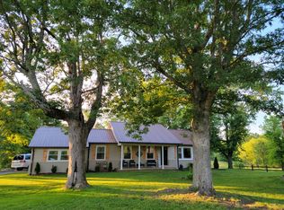 1990 Old Blacktop Rd, Mc Ewen, TN 37101