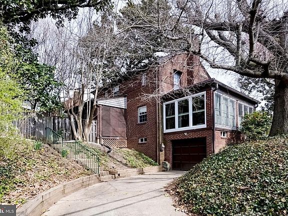 3rd image of 3106 S Hill St