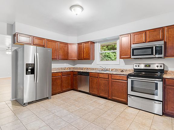 4th image of 106 Arbour Ct
