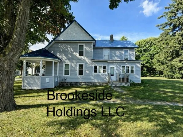 204 White St #4, Howard City, MI 49329