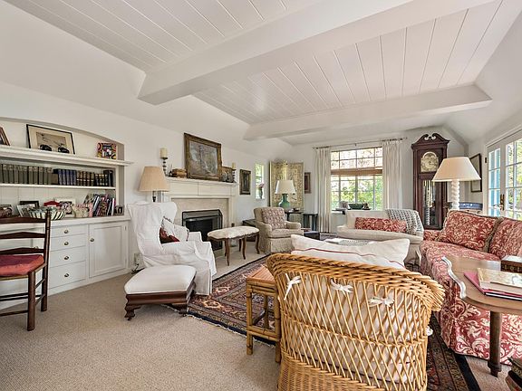 5th image of 72 Winchester Dr