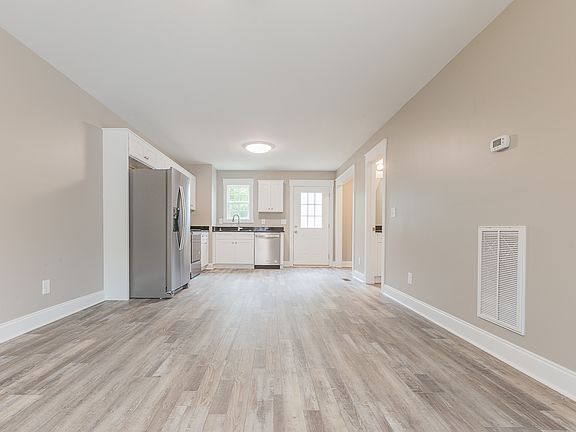 4th image of 110 Wildwood Rd NE #B