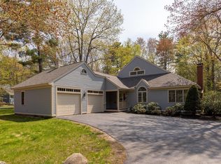 7 Peninsula Dr, Stratham, NH 03885