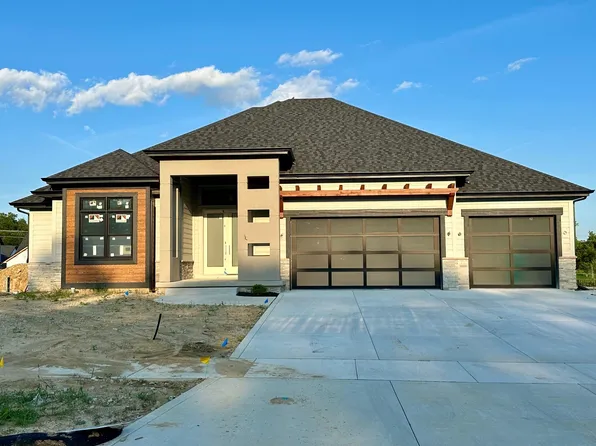 9617 Fescue Dr, Saint John, IN 46373