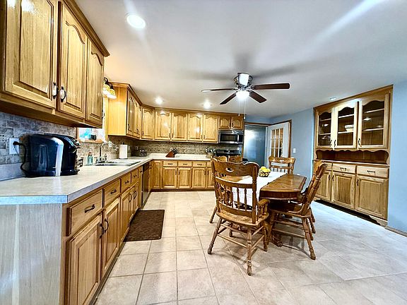 3rd image of 69 Griffith Rd