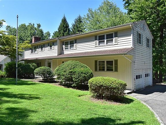 3rd image of 44 Circle Dr