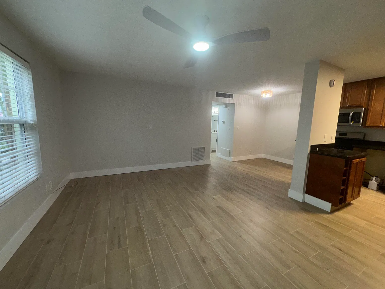 2 bed, 2.0 bath, 1198 sqft, $2,595 — Photo 4