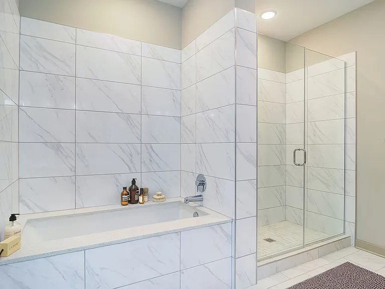 Venue Brookwood Apartments — Photo 12