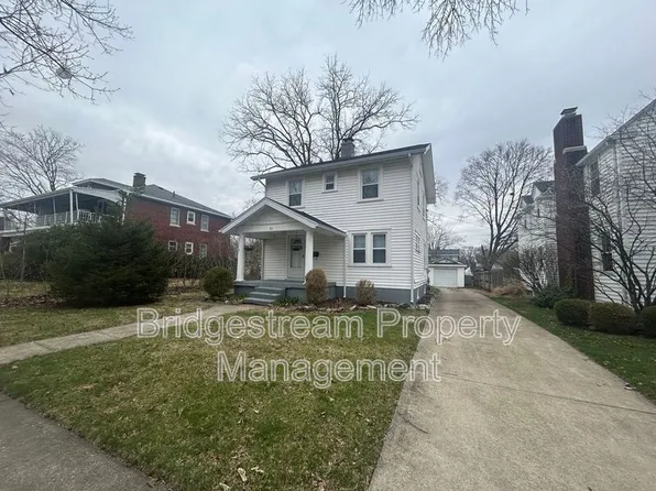211 Hadley Ave, Oakwood, OH 45419