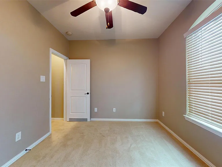 12314 Meadow Breeze Dr — Photo 36