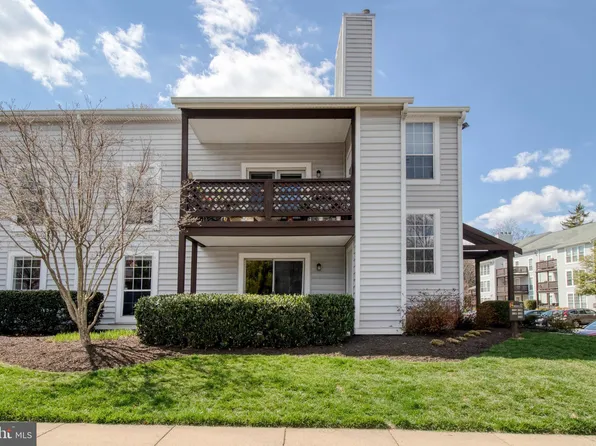 10049 Oakton Terrace Rd, Oakton, VA 22124