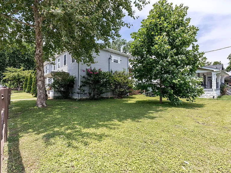 705 M St — Photo 10