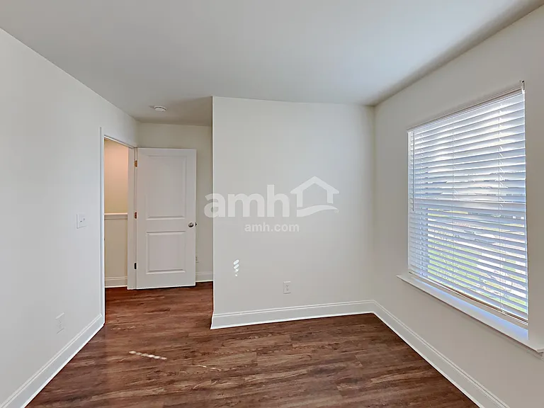 305 Vaughan Pl — Photo 18