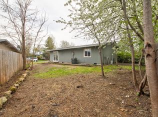 561 Van Wey Cir, Eagle Pt, OR 97524