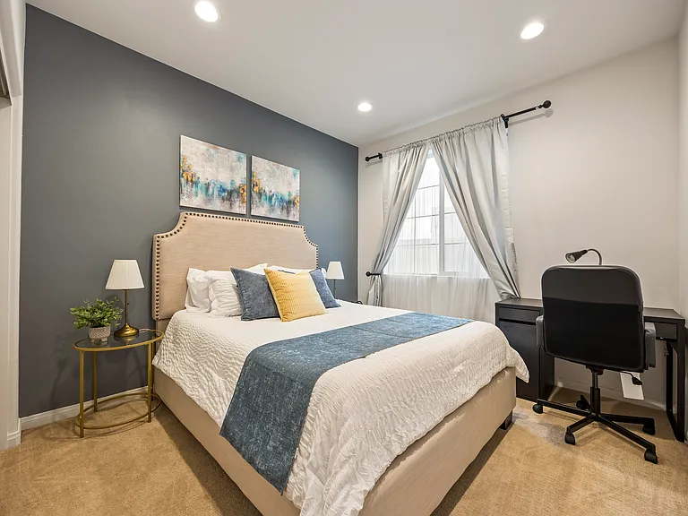 3204 E Painted Crescent St — Photo 43